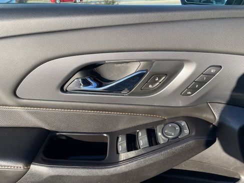 Used 2019 Chevrolet Traverse Premier image 11