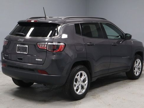 Used 2024 Jeep Compass Latitude image 10