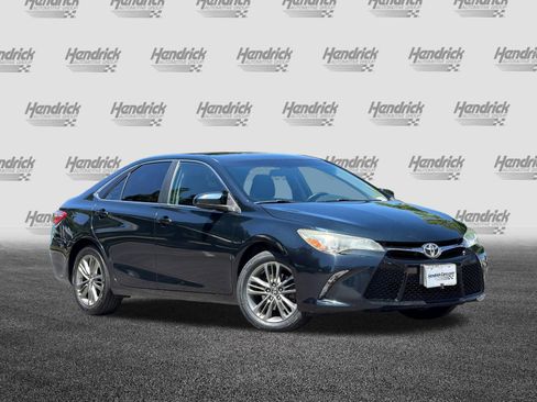 Used 2016 Toyota Camry SE FWD image 2