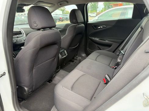 Used 2024 Chevrolet Malibu LT FWD image 3