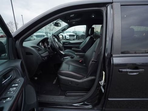 Used 2017 Dodge Grand Caravan GT image 11