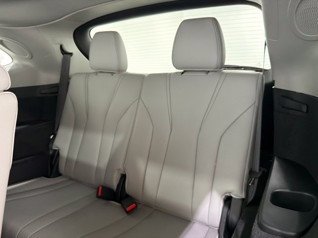 Certified 2026 Acura MDX w/ Technology Package AWD/4WD image 18