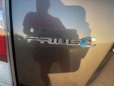 Used 2016 Toyota Prius C One FWD image 27