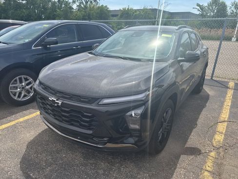 Used 2025 Chevrolet Trax ACTIV w/ Driver Confidence Package FWD image 23