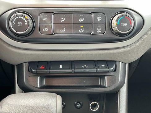 Used 2016 Chevrolet Colorado LT w/ LT Convenience Package RWD image 32