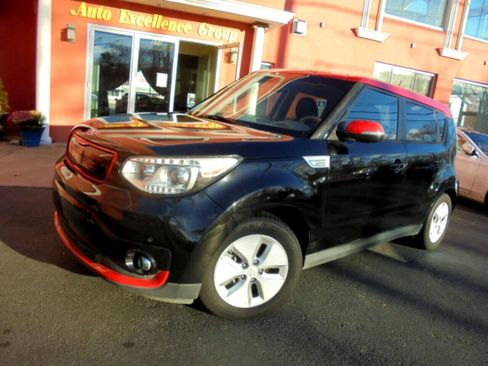 Used 2015 Kia Soul EV + image 2