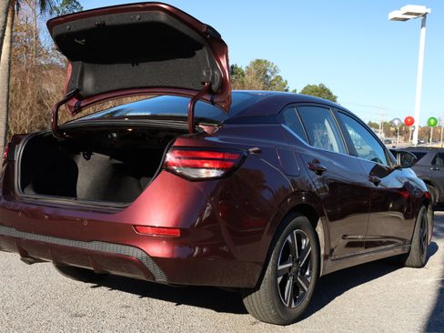 Used 2024 Nissan Sentra SV image 5