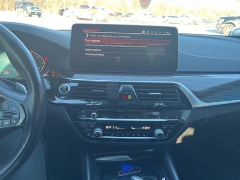 Used 2021 BMW 530i xDrive w/ Convenience Package image 10