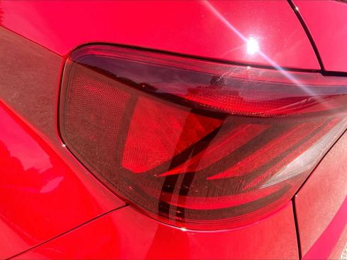 Used 2023 Hyundai Venue Limited image 29