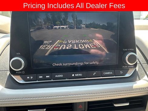 Certified 2024 Nissan Rogue SV w/ SV Premium Package FWD image 6
