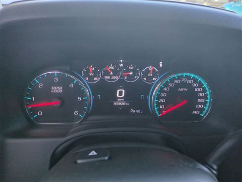 Used 2020 Chevrolet Suburban Premier image 33