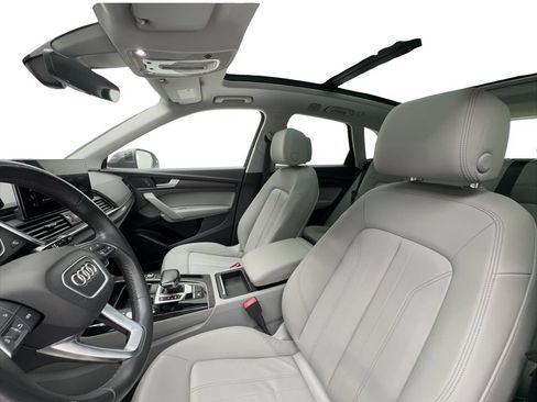 Used 2022 Audi Q5 2.0T Premium w/ Convenience Package AWD/4WD image 19