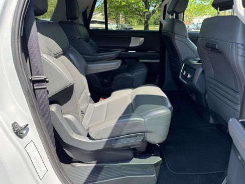 Used 2025 Ford Expedition Max Active AWD/4WD image 15