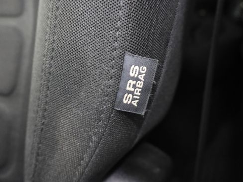 Used 2019 Jeep Renegade Latitude AWD/4WD image 41
