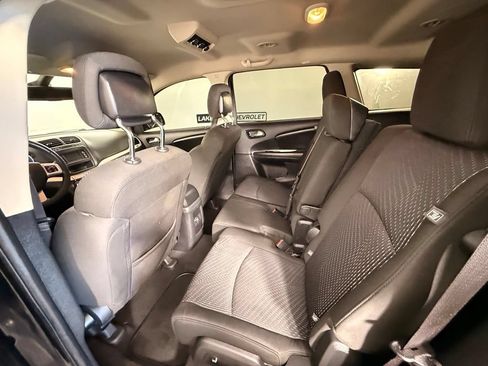 Used 2019 Dodge Journey SE w/ Connectivity Group FWD image 16