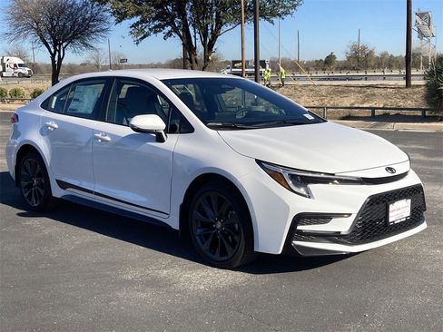 New 2026 Toyota Corolla SE image 3