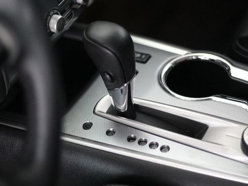 Used 2020 Nissan Pathfinder SL AWD/4WD image 31