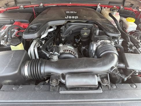 Used 2018 Jeep Wrangler Unlimited Sport S AWD/4WD image 31