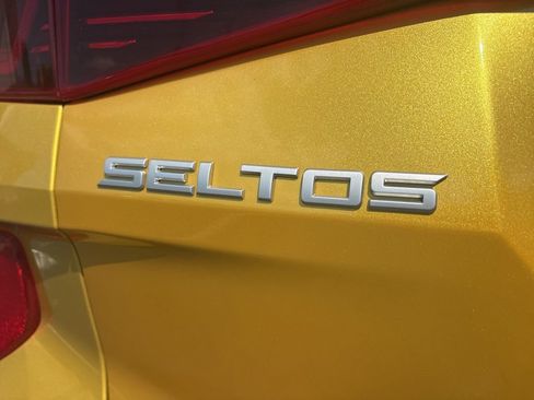 Used 2022 Kia Seltos SX w/ Sunroof Package AWD/4WD image 31