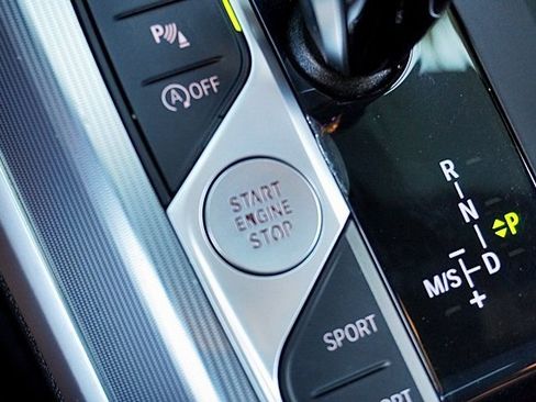 Used 2022 BMW 330i Sedan w/ Driving Assistance Package image 32