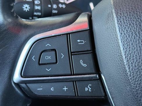 Certified 2021 Toyota Highlander XLE AWD/4WD image 25