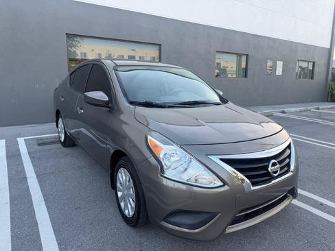 Used 2015 Nissan Versa SV FWD image 2