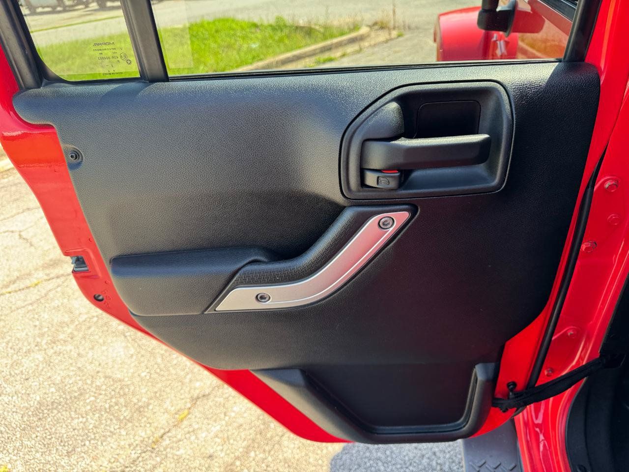 Used 2013 Jeep Wrangler Unlimited Sahara w/ Connectivity Group AWD/4WD image 24