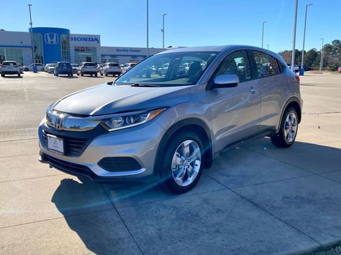 Used 2021 Honda HR-V LX image 3