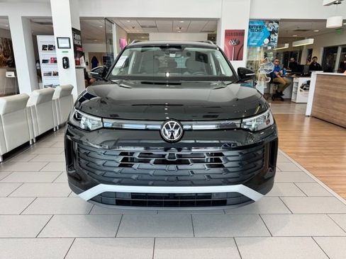 New 2025 Volkswagen Tiguan S FWD image 2