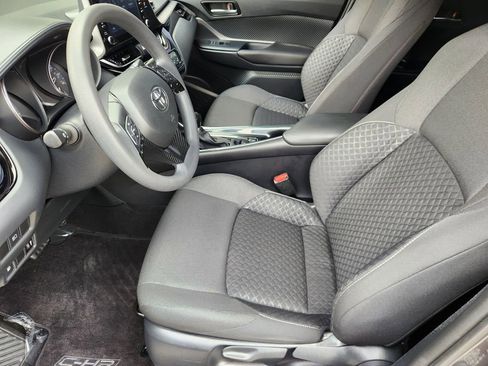 Used 2020 Toyota C-HR LE image 12