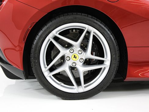 Certified 2023 Ferrari F8 Tributo RWD image 25