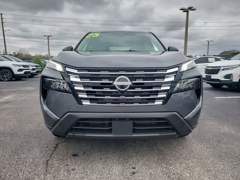 Used 2025 Nissan Rogue S image 2