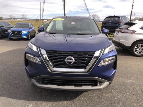 Used 2023 Nissan Rogue SV w/ SV Premium B Package image 8