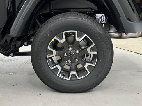 New 2025 Jeep Gladiator Sport w/ Premium Package image 37