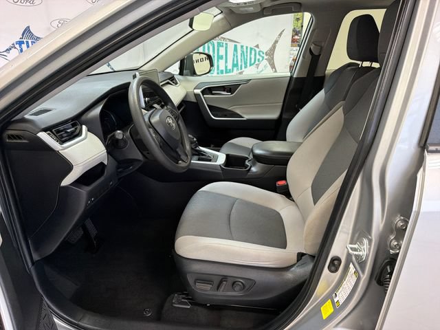 Used 2023 Toyota RAV4 XLE w/ Convenience Package FWD image 9