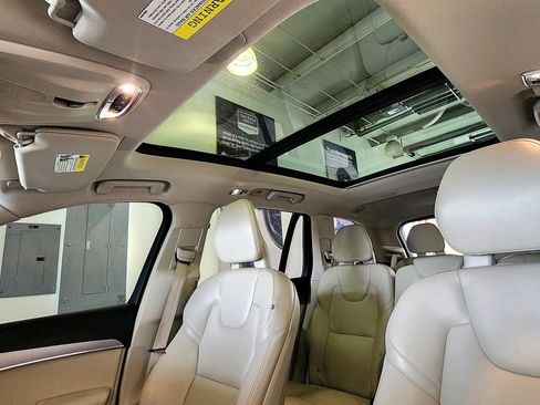 Used 2021 Volvo XC90 T5 Momentum w/ Climate Package image 54