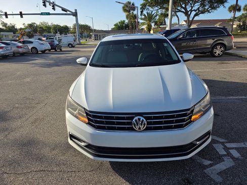 Used 2018 Volkswagen Passat 2.0T SE image 9