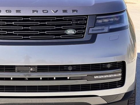 Used 2023 Land Rover Range Rover Autobiography image 10