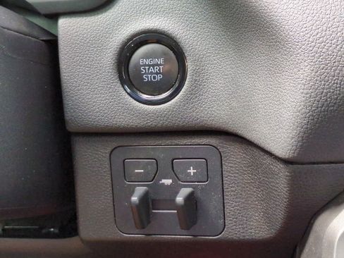 Used 2025 Toyota Tundra Limited AWD/4WD image 26