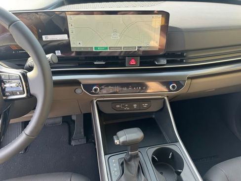 New 2026 Kia Carnival FWD image 16