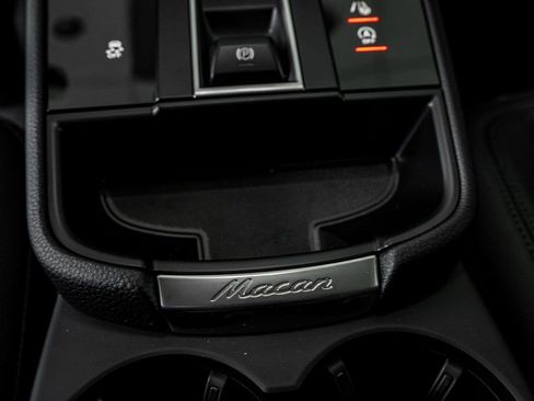 Certified 2025 Porsche Macan image 23