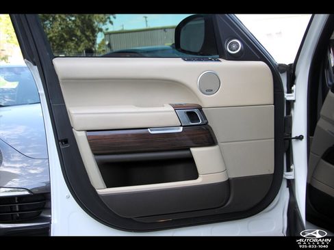 Used 2017 Land Rover Range Rover Long Wheelbase Supercharged image 27