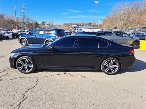 Used 2019 BMW 750i image 2