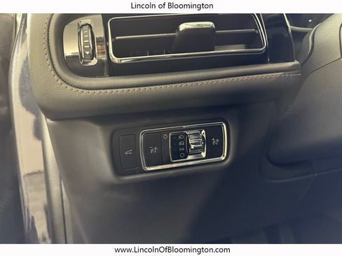 New 2026 Lincoln Aviator AWD image 24