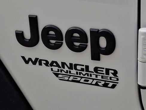 Used 2021 Jeep Wrangler Unlimited Sport image 30