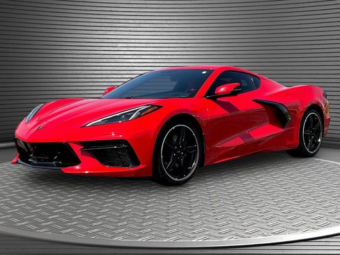 Used 2022 Chevrolet Corvette Stingray Coupe w/ 1LT RWD image 3