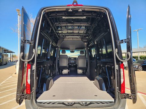 New 2024 Mercedes-Benz Sprinter 144 Cargo image 32