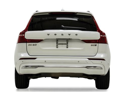 Used 2023 Volvo XC60 B5 Plus AWD/4WD image 8