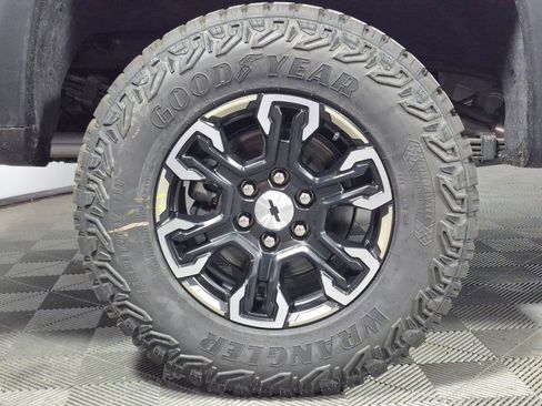 New 2026 Chevrolet Silverado 1500 ZR2 AWD/4WD image 25