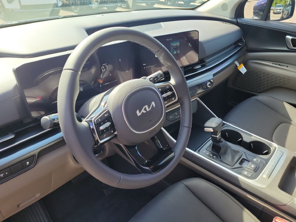 New 2026 Kia Carnival FWD image 22